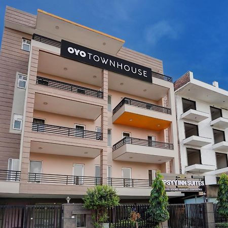 Super Townhouse Sector 57 Near Bestech Central Square Mall Gurgaon Exteriör bild