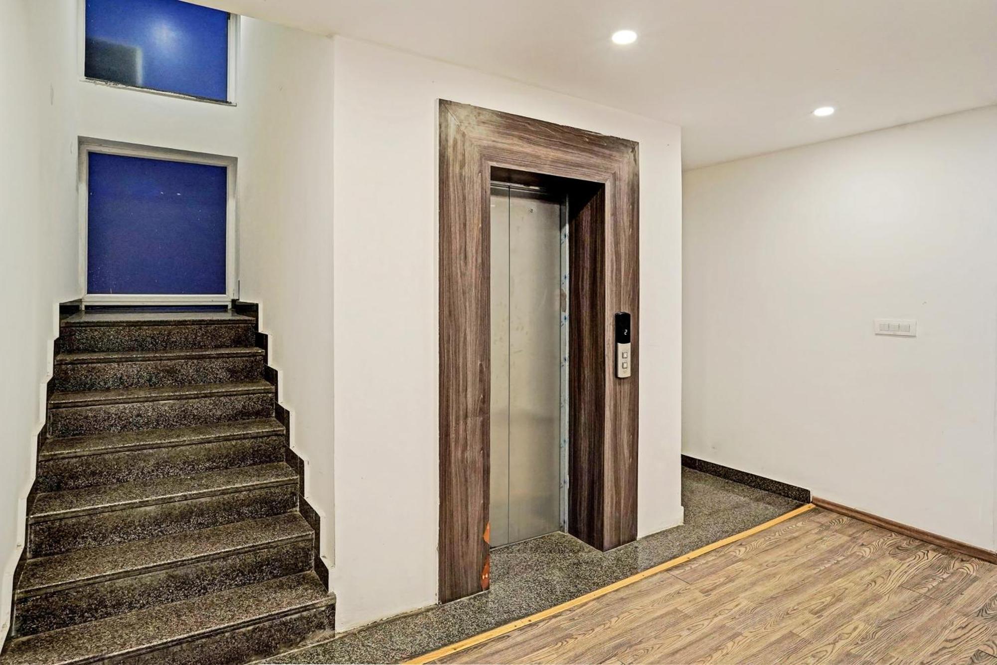 Super Townhouse Sector 57 Near Bestech Central Square Mall Gurgaon Exteriör bild